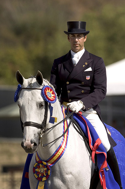 Robert on gray horse: By Charles Mann/arnd.nl