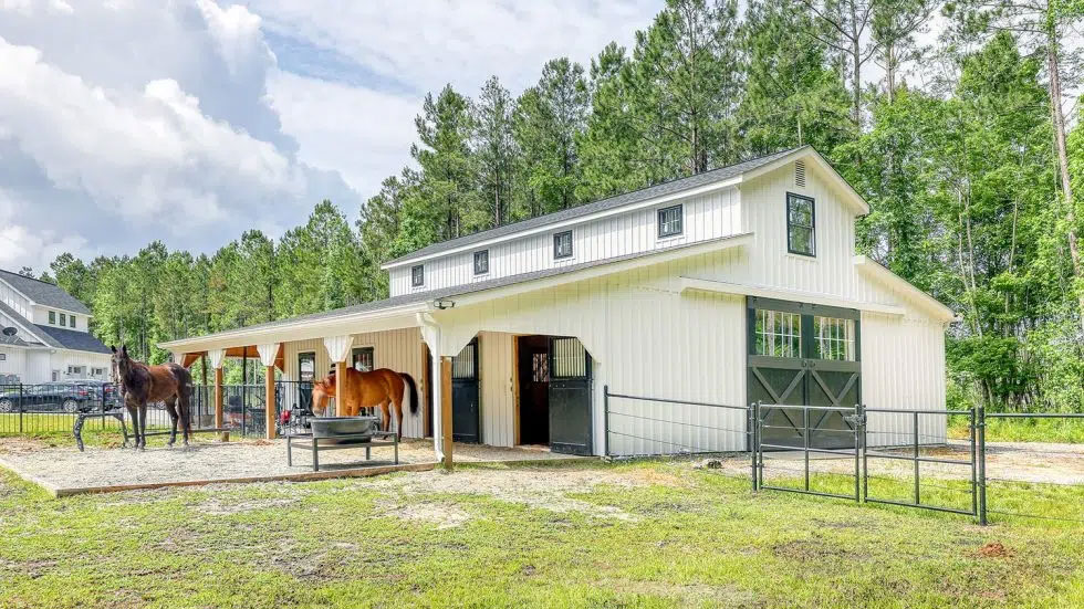 Horizon Structures - Amish-Made Horse Barns