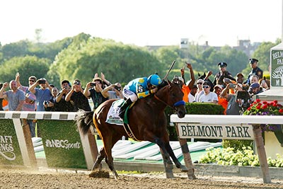 American Pharoah - 2015 Belmont Stakes"(CC BY-SA 2.0) by Mike Lizzi