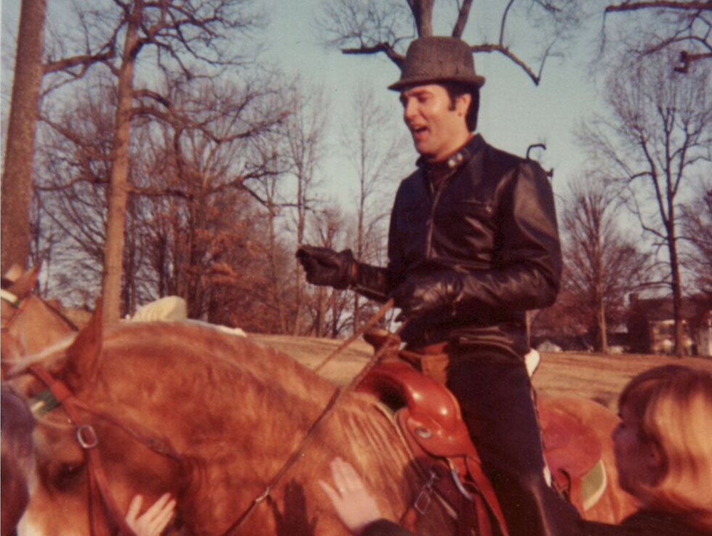 Elvis enjoying his fans. Photo credit: Judy Palmer Bendewald